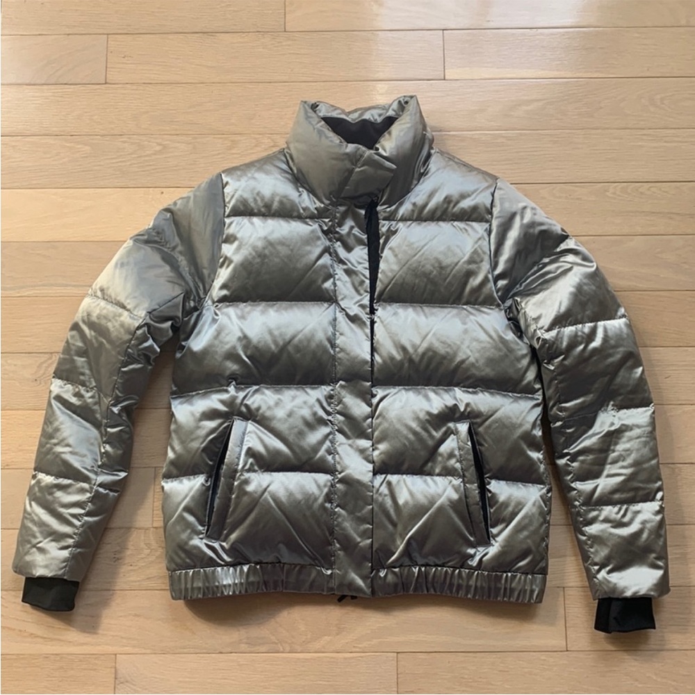 Gorgeous Athleta puffer jacket 🩶